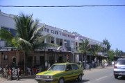 Für Lizenz-Informationen siehe http://commons.wikimedia.org/wiki/File:Gambia-senegambia.JPG